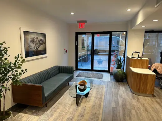Welcoming reception area of Ascendant Intensive Outpatient Program NYC, an intensive outpatient program in Buffalo.