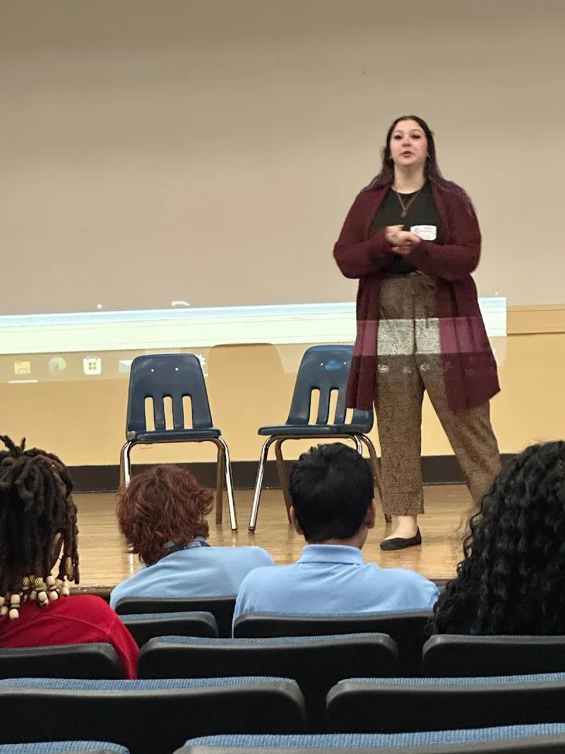 Kids Escaping Drugs - Photo 3